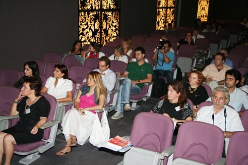 Sağlık Çalışanları, Diğerlerinden
16 Kat Daha Fazla Şiddet Görüyor - 5