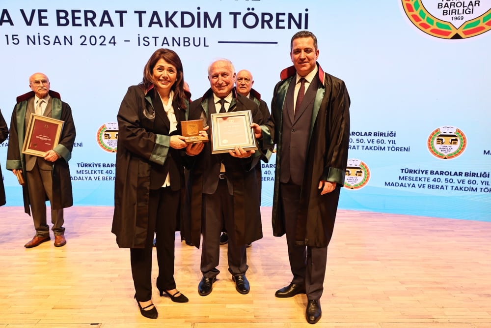 Meslekte 40, 50 ve 60 Yılını Dolduran Meslektaşlarımıza Plaket Verildi - 226