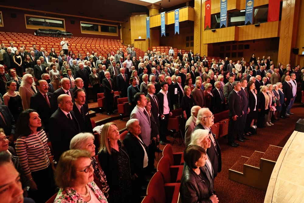 Meslekte 40, 50 ve 60 Yılını Dolduran Meslektaşlarımıza Plaket Verildi - 9