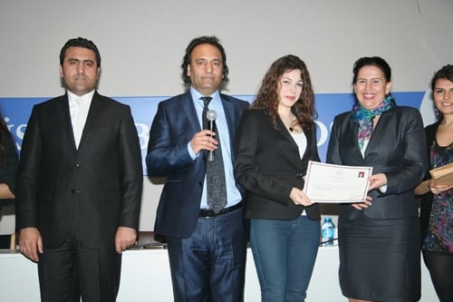 21. Dönem Hukuk İngilizcesi Ve Terminolojisi Derslerini Tamamlayanlara Katılım Belgeleri Verildi
 - 12