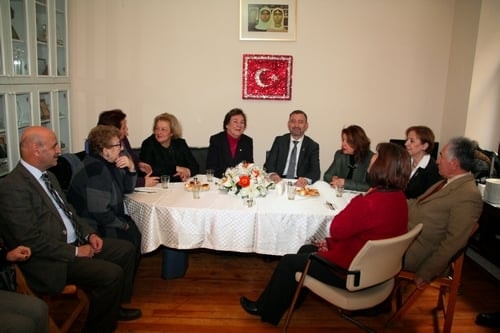 Mahmut Esat Bozkurt Hukuk Ödülü Prof. Dr. Aysel Çelikel’E Verildi
 - 7