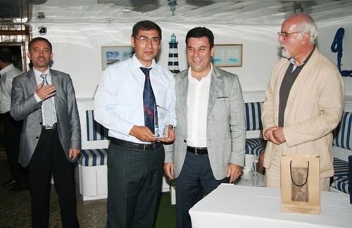 Cmk Eğitim Seminerlerine Katkı Veren Eğitimcilere Plaket Verildi

 - 19