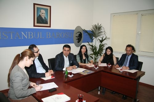 Alman Stajyer Avukatlar Ve Amerikalı Hukuk Öğrencileri Baromuzu Ziyaret Etti

 - 1