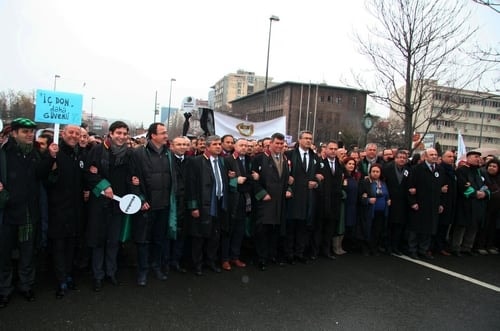 Polis Devleti Değil Hukuk Devleti

 - 74