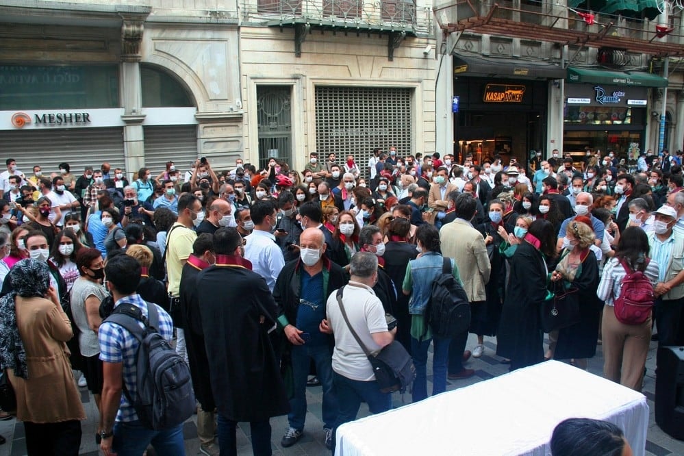 İstanbul Barosu Avukatları Destek Nöbetinde… - 5