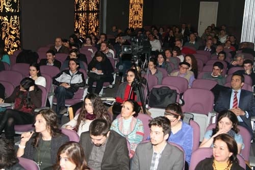 İstanbul Barosu Dış İlişkiler Merkezi Tarafından Düzenlenen
“Sınırlar Ve Sığınmacılar: Bir Suriye Örneği “ Konulu Toplantı Yapıldı - 64