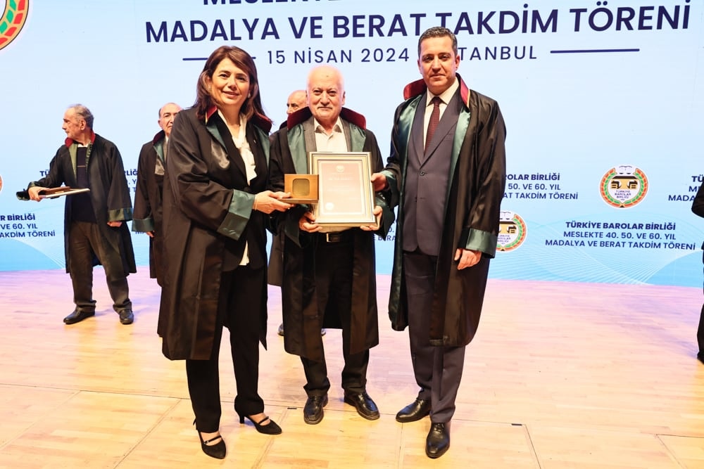 Meslekte 40, 50 ve 60 Yılını Dolduran Meslektaşlarımıza Plaket Verildi - 270