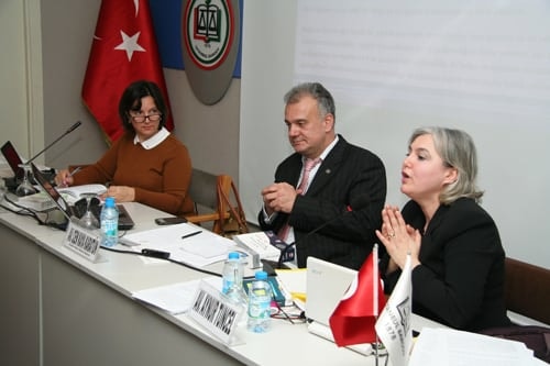 Avukata Yönelik Baskı Vatandaşa Yapılmış Sayılır

 - 29