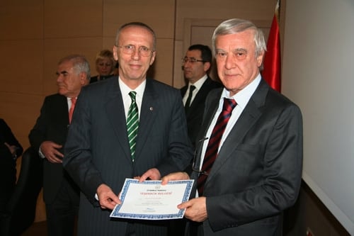 Hukuk Eğitimi Büyük Bir Kaosa Sürüklenmiştir - 98