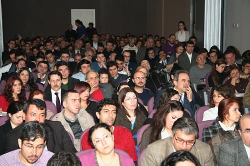 Uluslararası Ödeme Aracı Olan Çekin Ceza Yasası Kapsamına Alınması Eleştirildi

 - 18