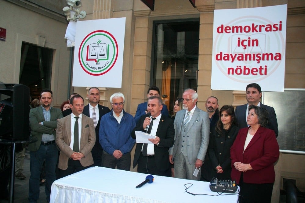 Demokrasi ve Dayanışma Nöbeti Devam Ediyor - 14