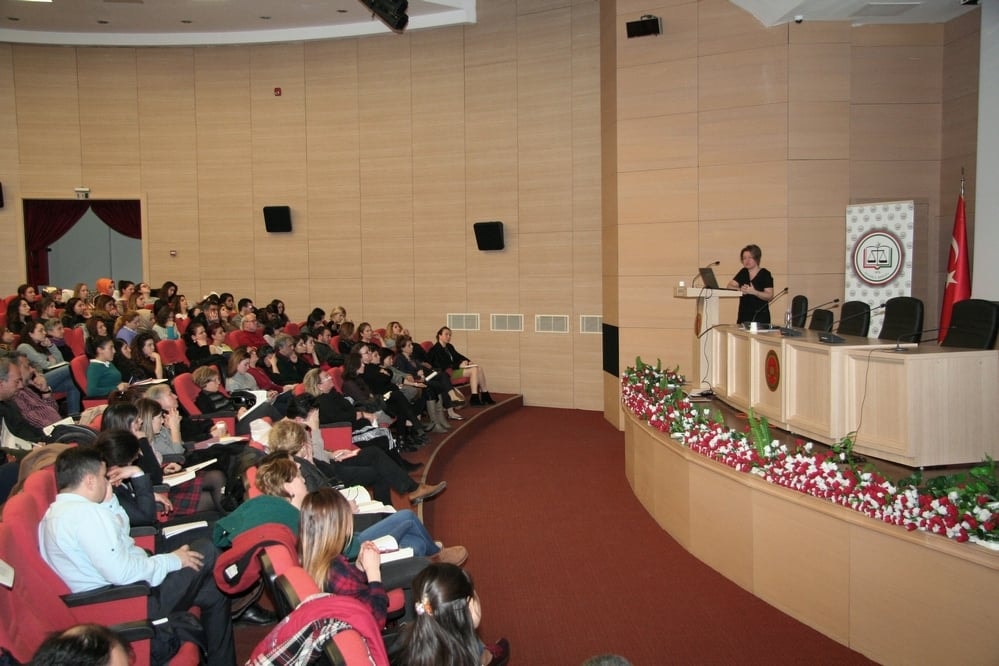 Çocuk Hukuku Konulu Sertifika Programı Yapıldı - 112