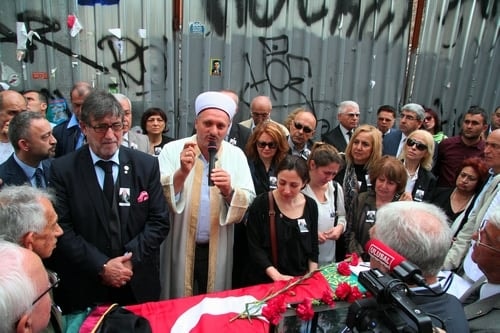 Av. Cengiz Kayıtmazer Son Yolculuğuna Uğurlandı
 - 46