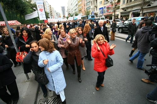 Kadına Yönelik Şiddetin Ortadan Kaldırılması İçin  Uluslar Arası Dayanışma Günü
 - 10