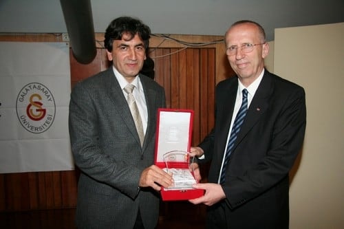 Sendikal Haklar Ve İş Sözleşmeleri Sempozyumu

 - 40