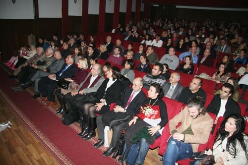 Adam Adamdır

 - 9