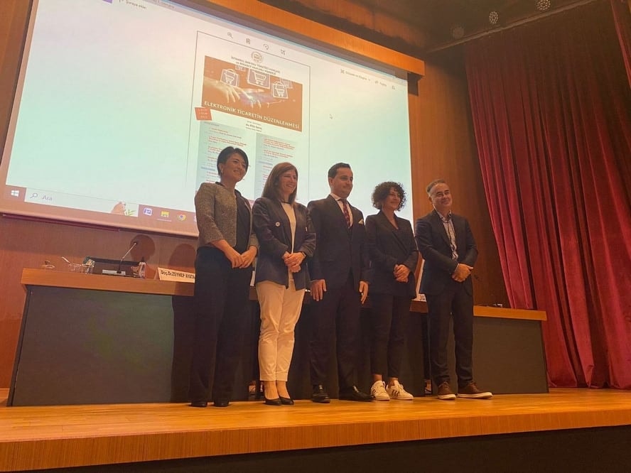 “Elektronik Ticaretin Düzenlenmesi” Semineri - 38