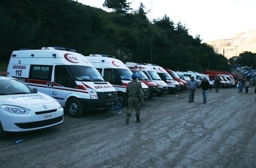 İstanbul Barosu Başkan Ve Yönetim Kurulu Üyeleri, Acıyı Paylaşmak, İncelemelerde Bulunmak İçin Soma’Daydı

 - 46