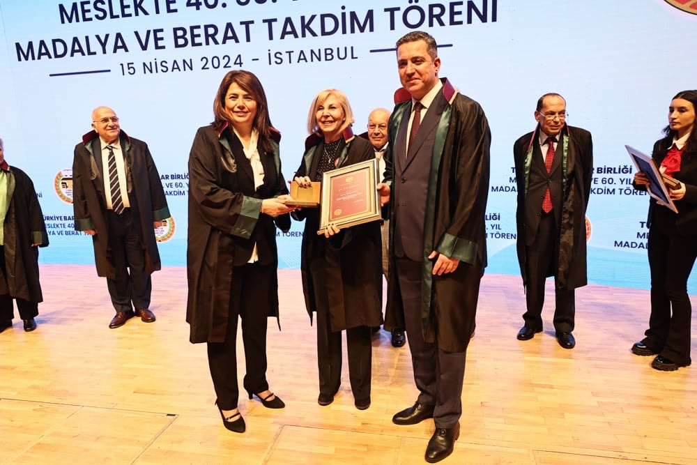 Meslekte 40, 50 ve 60 Yılını Dolduran Meslektaşlarımıza Plaket Verildi - 196