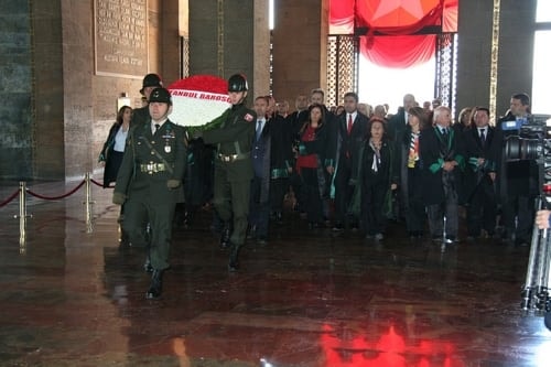 İstanbul Barosu Heyeti Anıtkabir’De Ata’Nın Huzurunda

 - 24