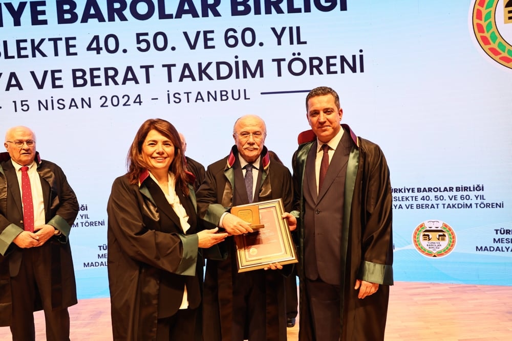 Meslekte 40, 50 ve 60 Yılını Dolduran Meslektaşlarımıza Plaket Verildi - 189