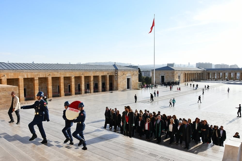 İstanbul Barosu Cumhuriyetimizin 100. Yılında Anıtkabir’de ATAMIZIN Huzurunda - 8