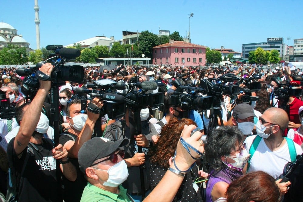 Yasa Yapma Gücünü Silah Olarak Kullananları Uyarıyoruz - 23