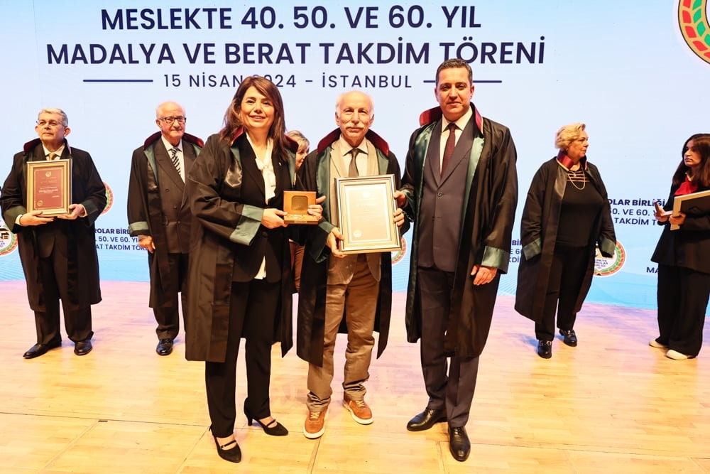 Meslekte 40, 50 ve 60 Yılını Dolduran Meslektaşlarımıza Plaket Verildi - 301