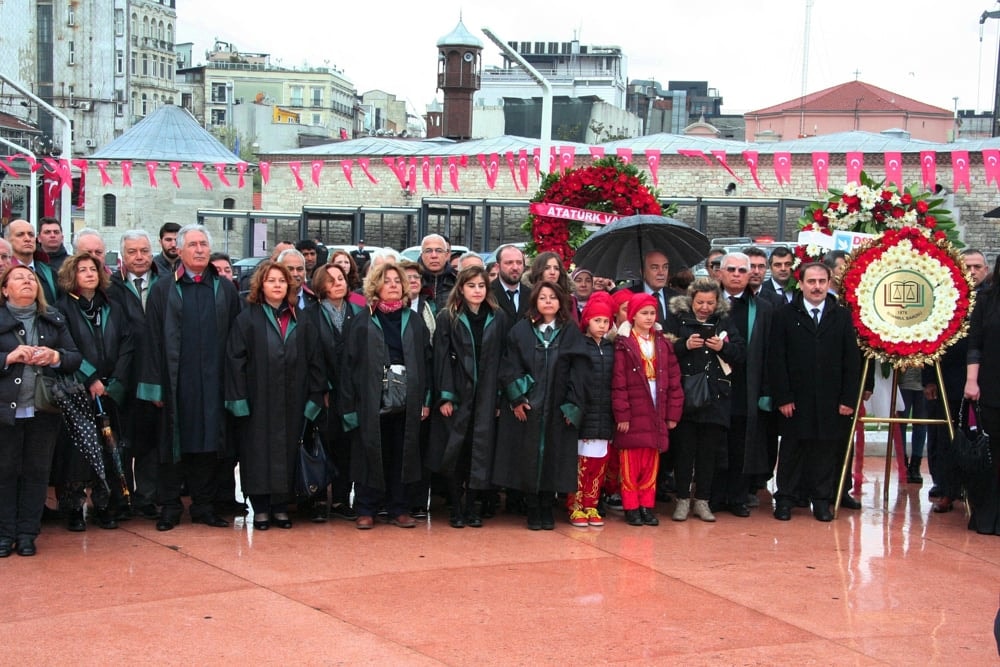 İstanbul Barosu, 23 Nisan Ulusal Egemenlik ve Çocuk Bayramında Taksim Cumhuriyet Anıtındaydı - 57