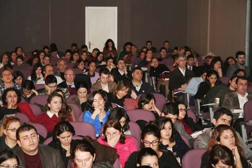 Kadın Hakları Ve Aile İçi Şiddet Semineri Devam Ediyor

 - 12