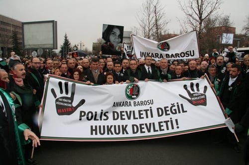 Polis Devleti Değil Hukuk Devleti

 - 9
