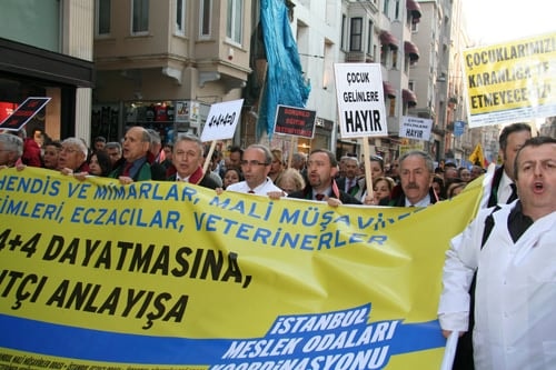 4+4+4 Dayatması Yürüyüşle Protesto Edildi

 - 23