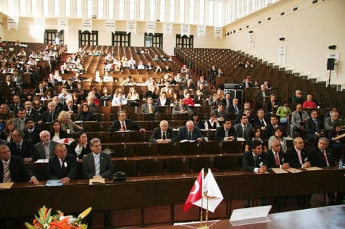 Mesleğe Yeni Başlayan Avukatların Sorunları Forumda Tartışıldı  - 13