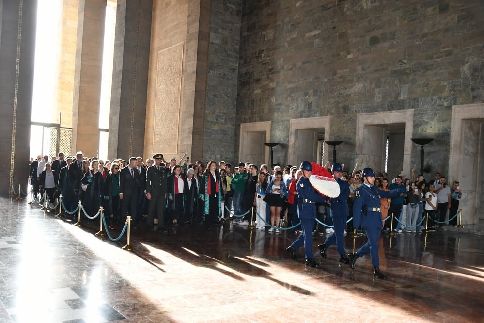 İstanbul Barosu Cumhuriyetimizin 100. Yılında Anıtkabir’de ATAMIZIN Huzurunda - 9