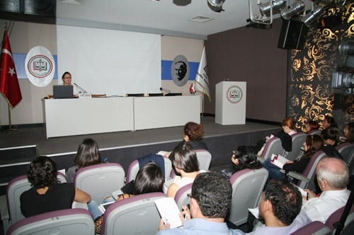 Kadın Hakları Ve Aile İçi Şiddet Konulu Sertifika Programı Devam Ediyor

 - 9