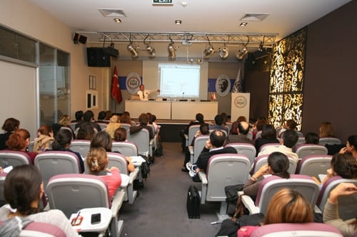 Kadın Hakları Merkezi Adli Yardım Bürosu Avukatları İçin “Kadın Hakları Ve Aile İçi Şiddet” Konulu Eğitim Seminerleri Düzenledi  - 10