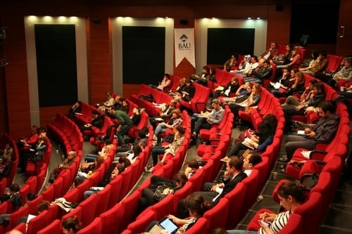 Kadın Hakları Ve Aile İçi Şiddet Konulu Sertifika Programı Devam Ediyor

 - 43