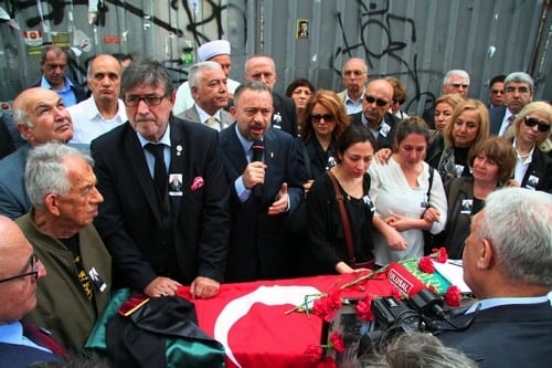 Av. Cengiz Kayıtmazer Son Yolculuğuna Uğurlandı
 - 42