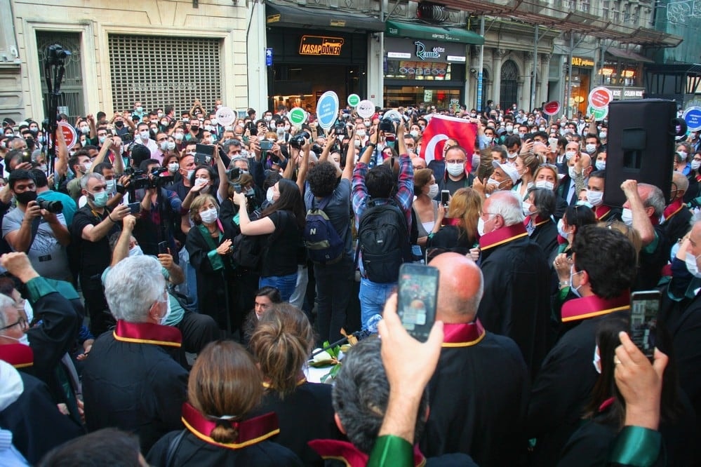 Biz Bu Ülkeyi Hukuk Devleti Yapmak İçin Varız - 14