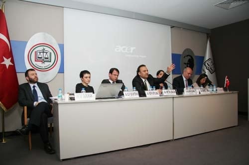 İstanbul Barosu Dış İlişkiler Merkezi Tarafından Düzenlenen
“Sınırlar Ve Sığınmacılar: Bir Suriye Örneği “ Konulu Toplantı Yapıldı - 73