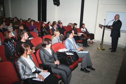 Fikri Ve Sınaî Mülkiyet Hukuku Vı. Eğitim Programını

Tamamlayanlara Belgeleri Verildi 
 - 3