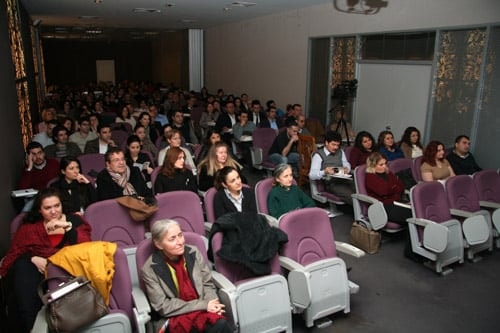 “Kadın Hakları Ve Aile İçi Şiddet” Konulu Sertifika Programı

 - 44