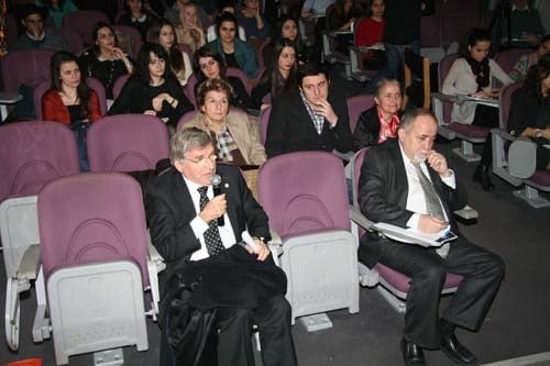 İstanbul Barosu Dış İlişkiler Merkezi Tarafından Düzenlenen
“Sınırlar Ve Sığınmacılar: Bir Suriye Örneği “ Konulu Toplantı Yapıldı - 86