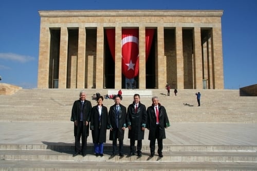 İstanbul Barosu Heyeti Anıtkabir’De Ata’Nın Huzurunda

 - 71