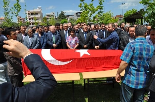 İstanbul Barosu Başkan Ve Yönetim Kurulu Üyeleri, Acıyı Paylaşmak, İncelemelerde Bulunmak İçin Soma’Daydı

 - 52