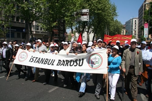 1 Mayıs’Ta Yine Taksim’Deydik
 - 18