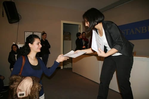 Kadın Hakları Ve Aile İçi Şiddet Semineri Devam Ediyor

 - 89