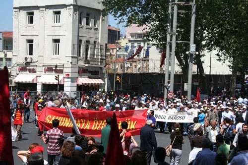 1 Mayıs’Ta Yine Taksim’Deydik
 - 15