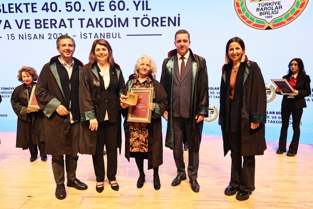 Meslekte 40, 50 ve 60 Yılını Dolduran Meslektaşlarımıza Plaket Verildi - 265