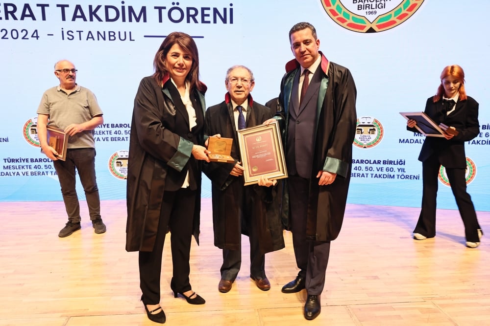 Meslekte 40, 50 ve 60 Yılını Dolduran Meslektaşlarımıza Plaket Verildi - 291